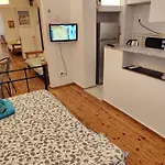 Cosy Open Large Studio By Roman Ruins Helexpo