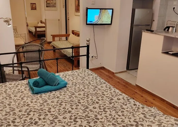 Cosy Open Large Studio By Roman Ruins Helexpo