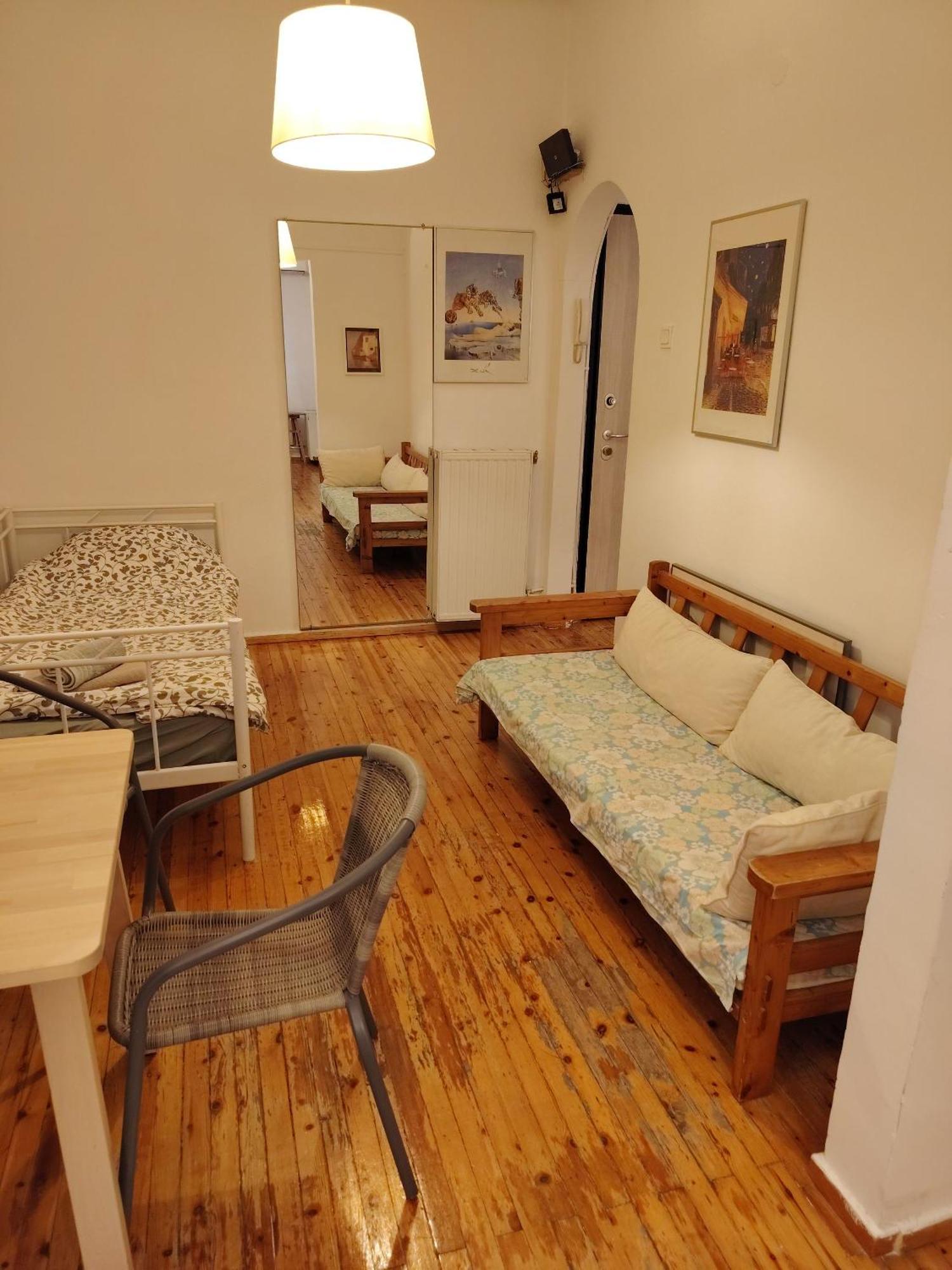 Cosy Open Large By Ruins Helexpo Thessaloniki